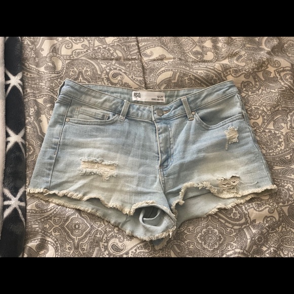 Shorts - Picture 1 of 5